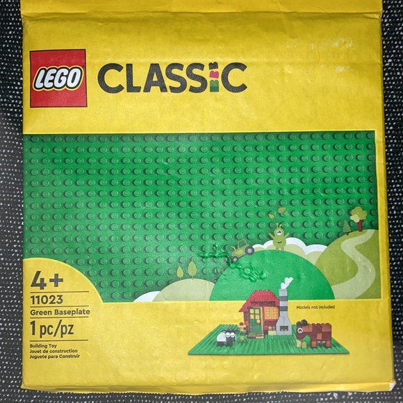🏣🧩 LEGO Classic Green Baseplate New and In Wrapping Green Model 11023 🧩🏢 - Picture 4 of 6